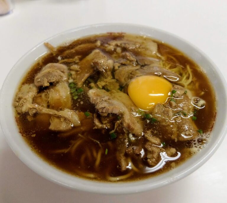 徳島ラーメンの肉そば